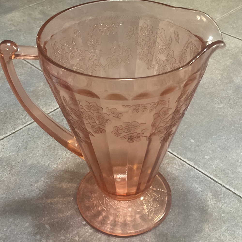 Vintage-Inspired Pink Glass Vase